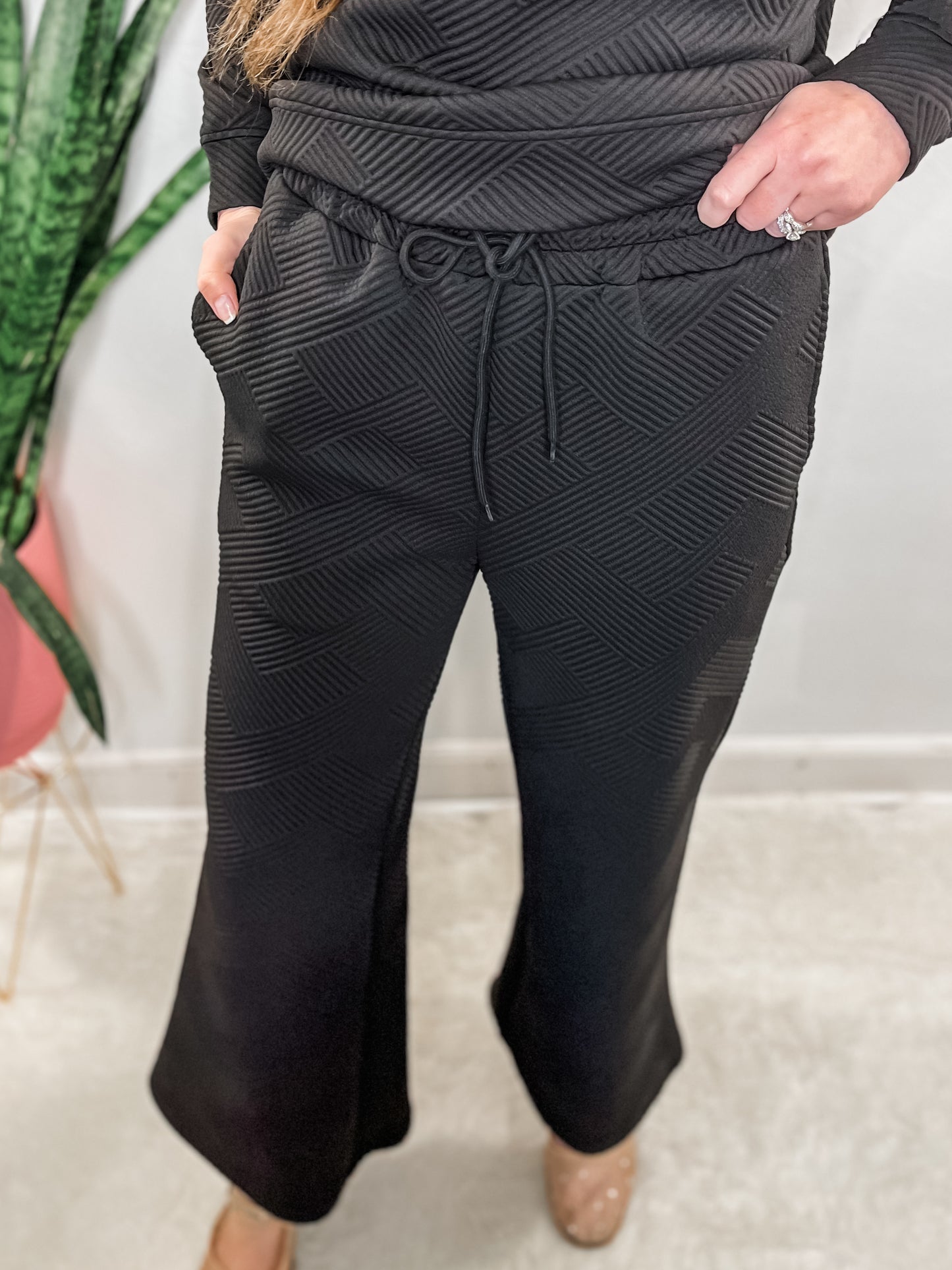 Black Line Embossed Set