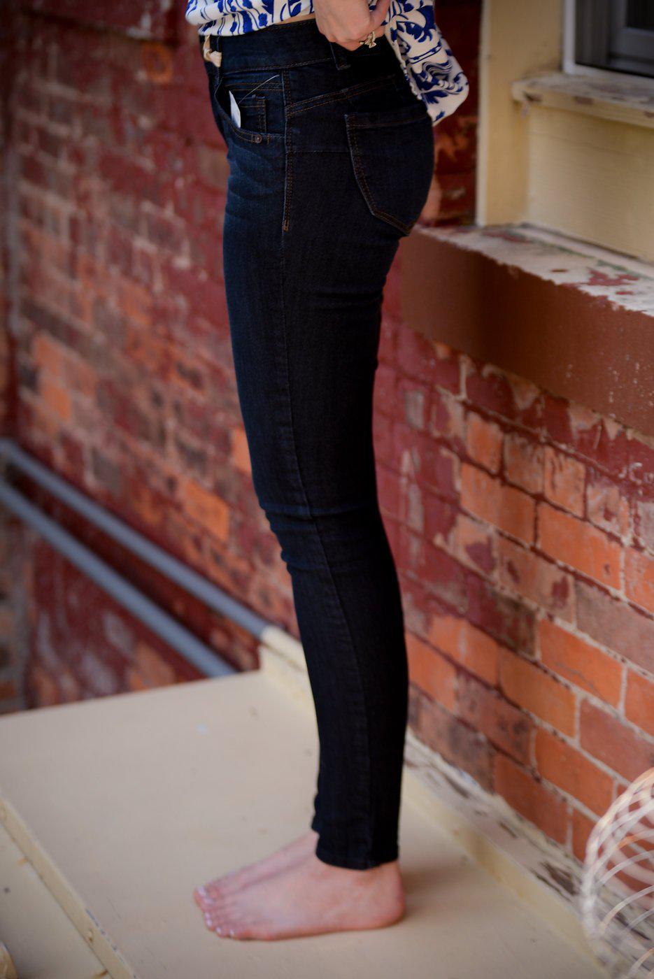 Dark Wash Jegging