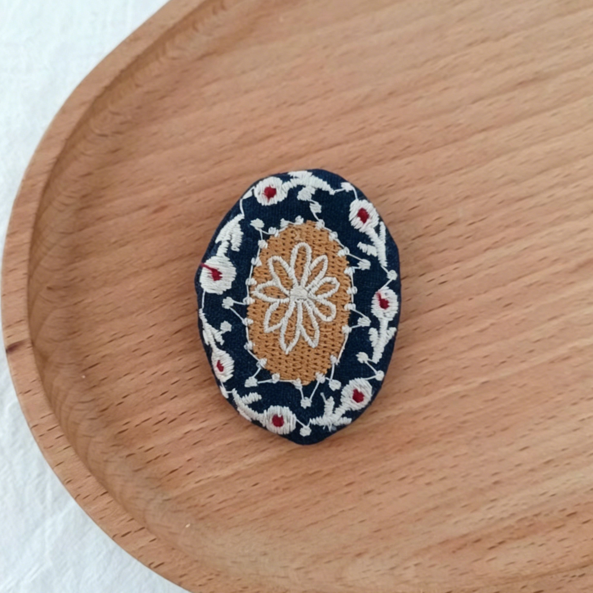 Cloth Cute Floral Embroidery Literary Brooch