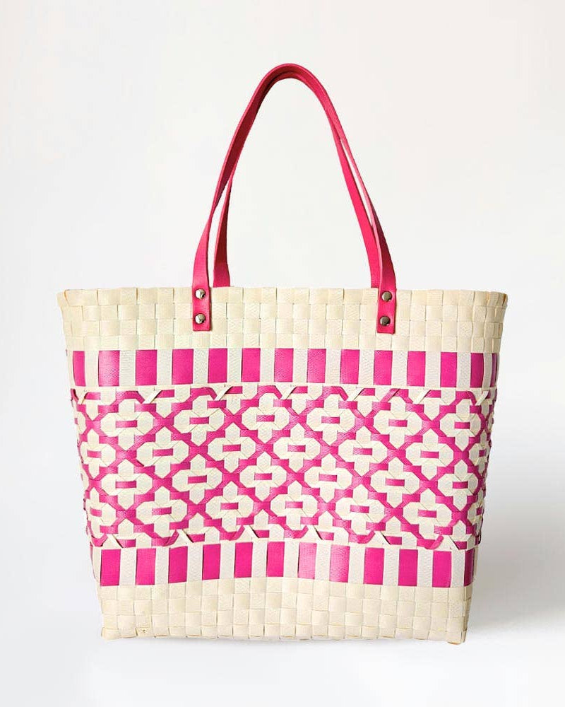 Quatrefoil Patterned Basket Weave Tote Bag