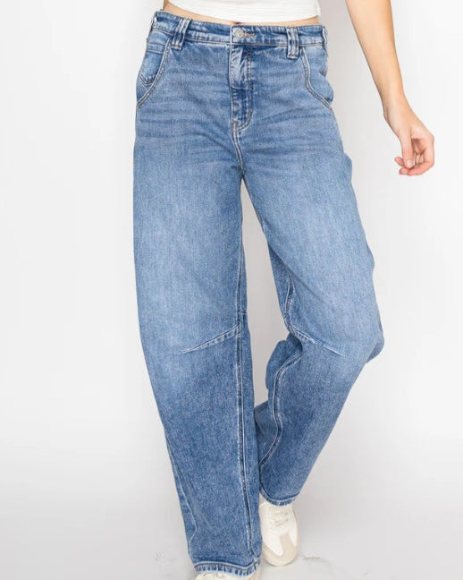 Artemis - Adjustable Strap Waistband Barrel Jeans