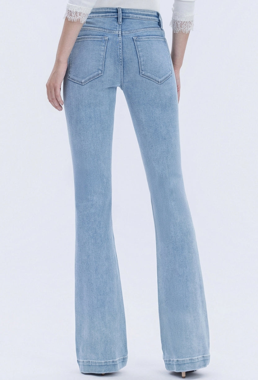 Midrise Bootcut, Light Wash "Legendary"