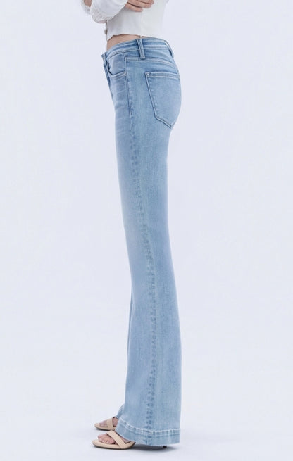 Midrise Bootcut, Light Wash "Legendary"