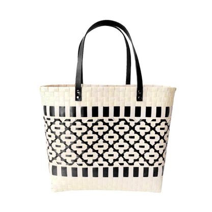 Quatrefoil Patterned Basket Weave Tote Bag