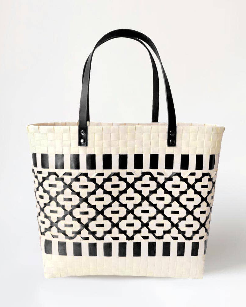 Quatrefoil Patterned Basket Weave Tote Bag
