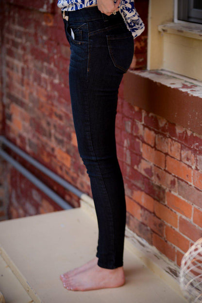 Dark Wash Jegging